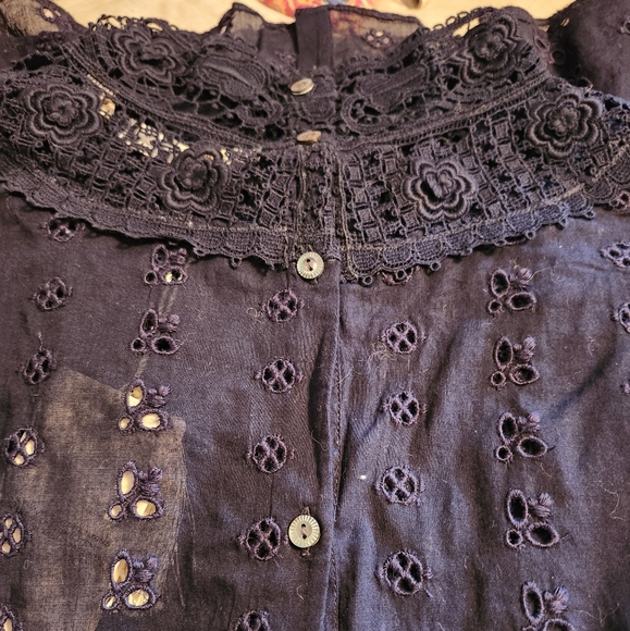 Doen Eyelet Blouse/Top in Navy Blue - Picture 9 of 12